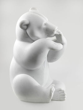 sculpture ours en marbre du sculpteur animalier Michel BASSOMPIERRE