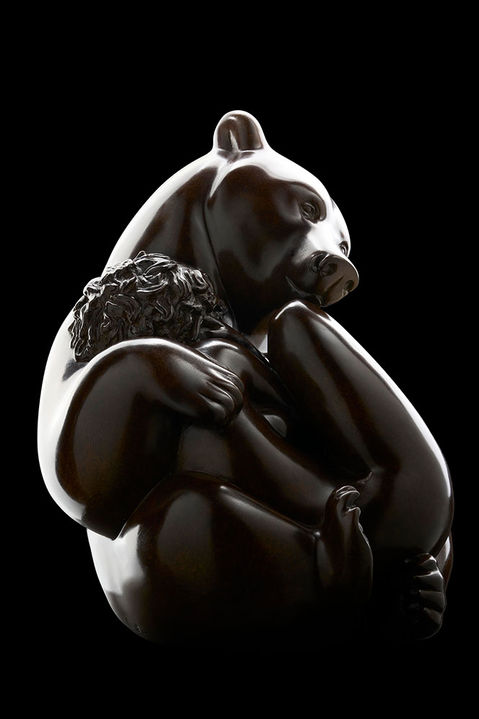 sculpture ours et femme en bronze du sculpteur animalier Michel BASSOMPIERRE