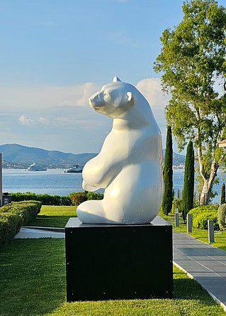 Monumental work by animal sculptor Michel BASSOMPIERRE