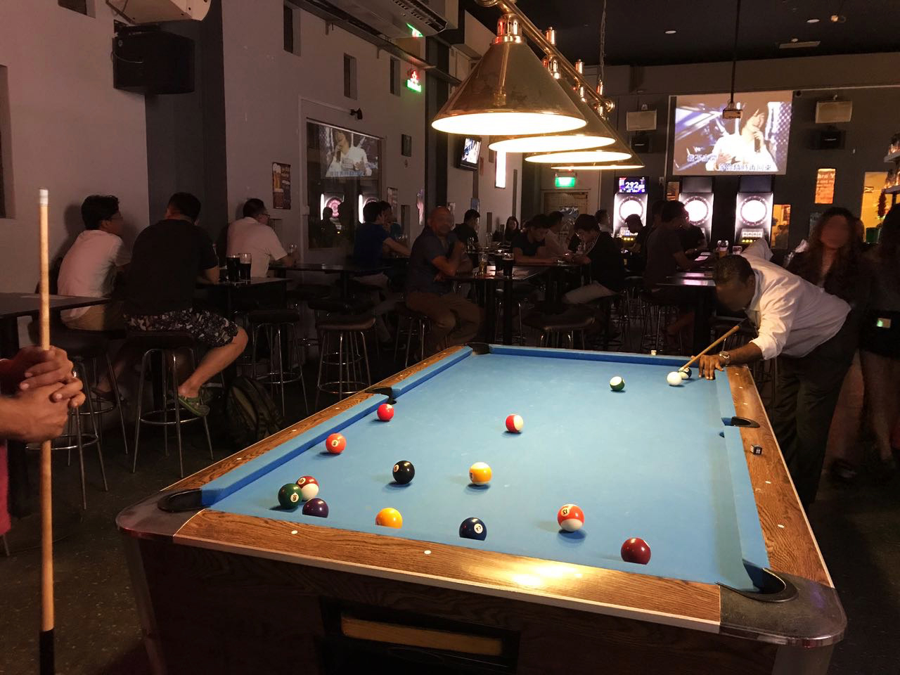 beer-food-music-singapore-obar