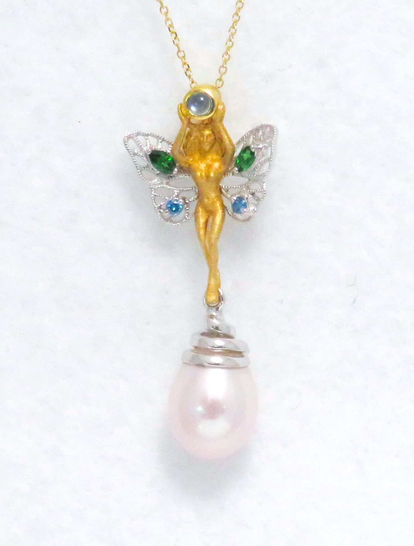 FAIRY PENDANT NECKLACE