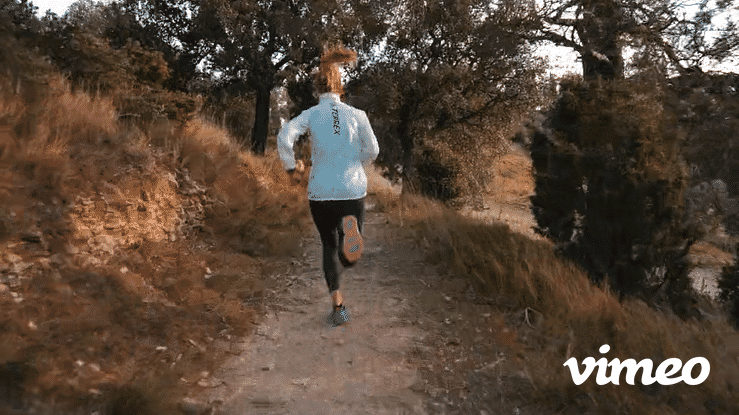 Sheila Avilés, campeona del mundo de SkyRunning, colaborando con Idoven-high.gif