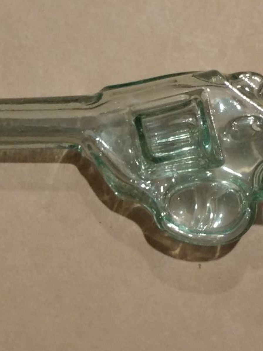 7138----Glass Gun vintage decanter