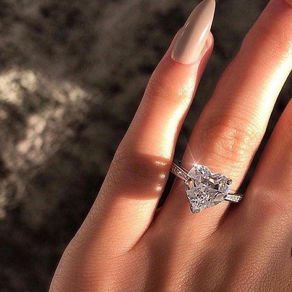 Miniatura: Sparkling Heart Cut Diamond Ring 