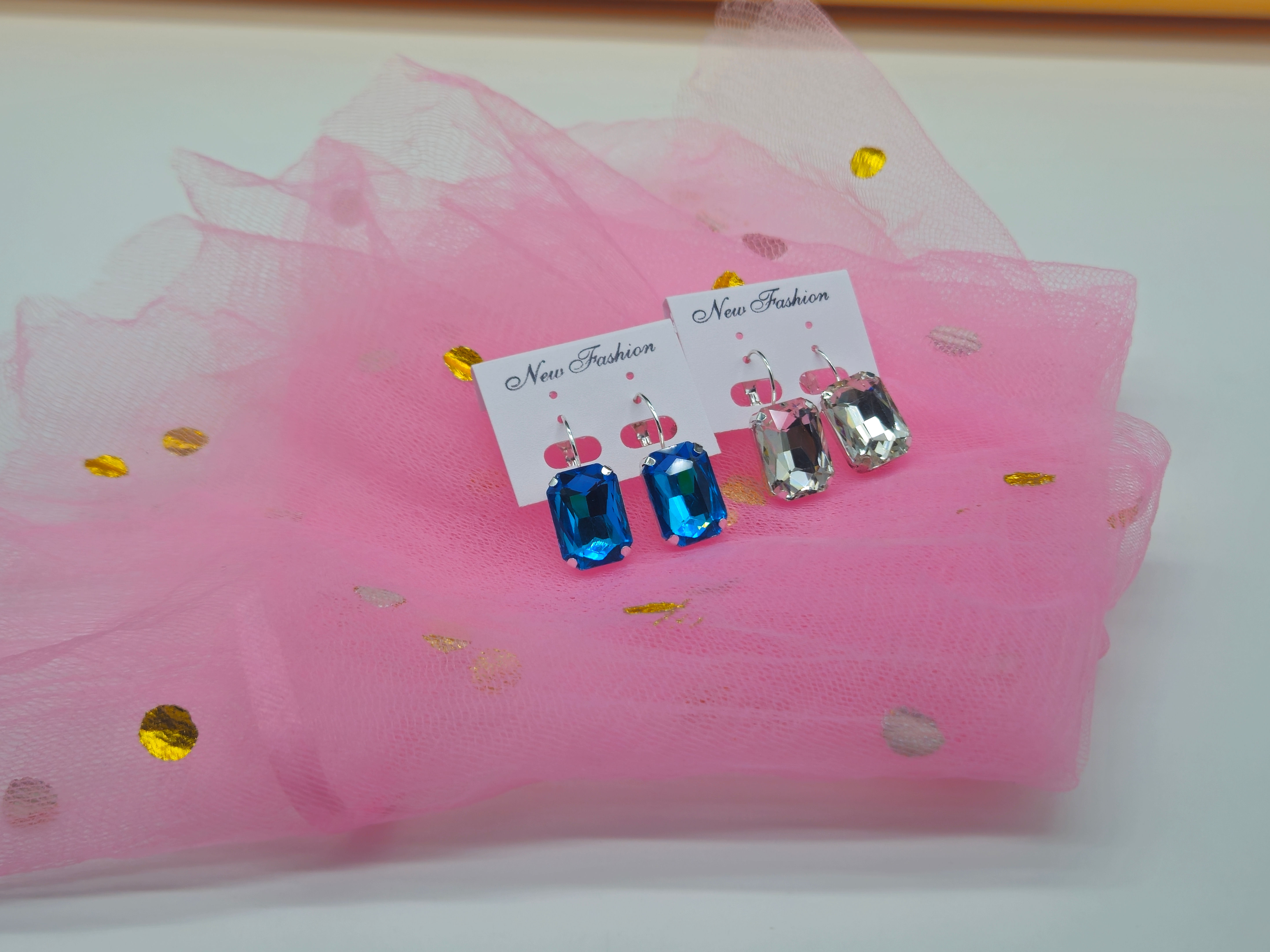 earrings ( Only Sky Blue )