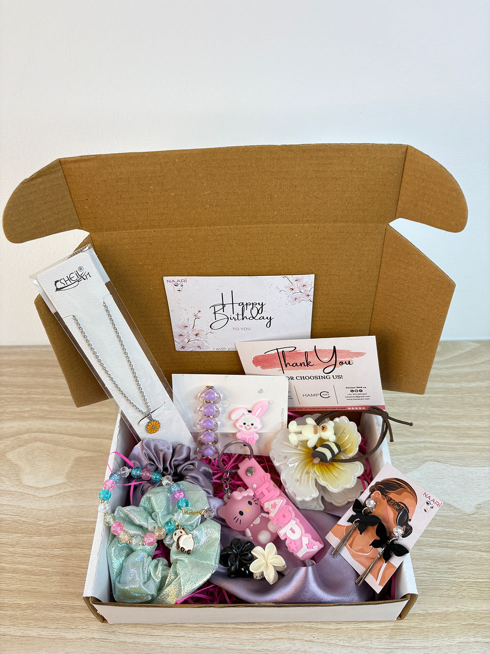 Thumbnail: Descent girl Hamper