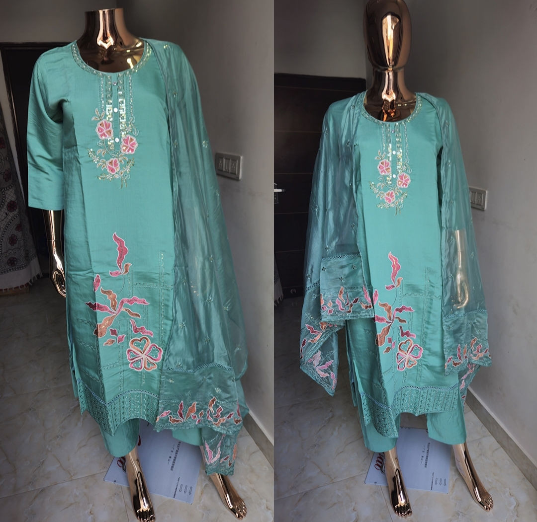 Pakistani Suit Set