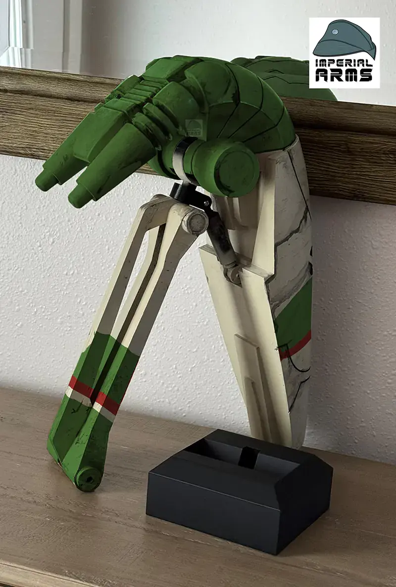 Thumbnail: Close-up of B1 Battle Droid head replica’s chipped paint and weathered panel lines on top dome