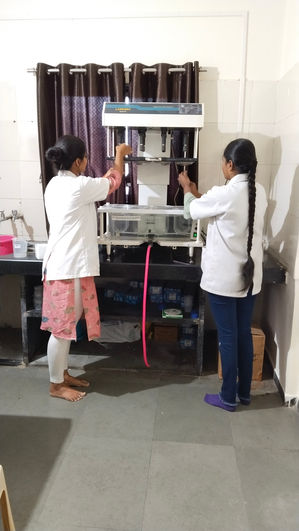 students working on hplc