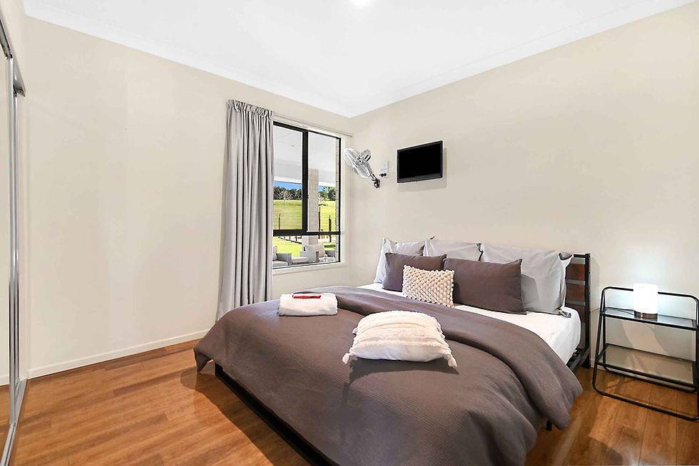 Bedroom 4 (king bed) Mountain Estate.jpg