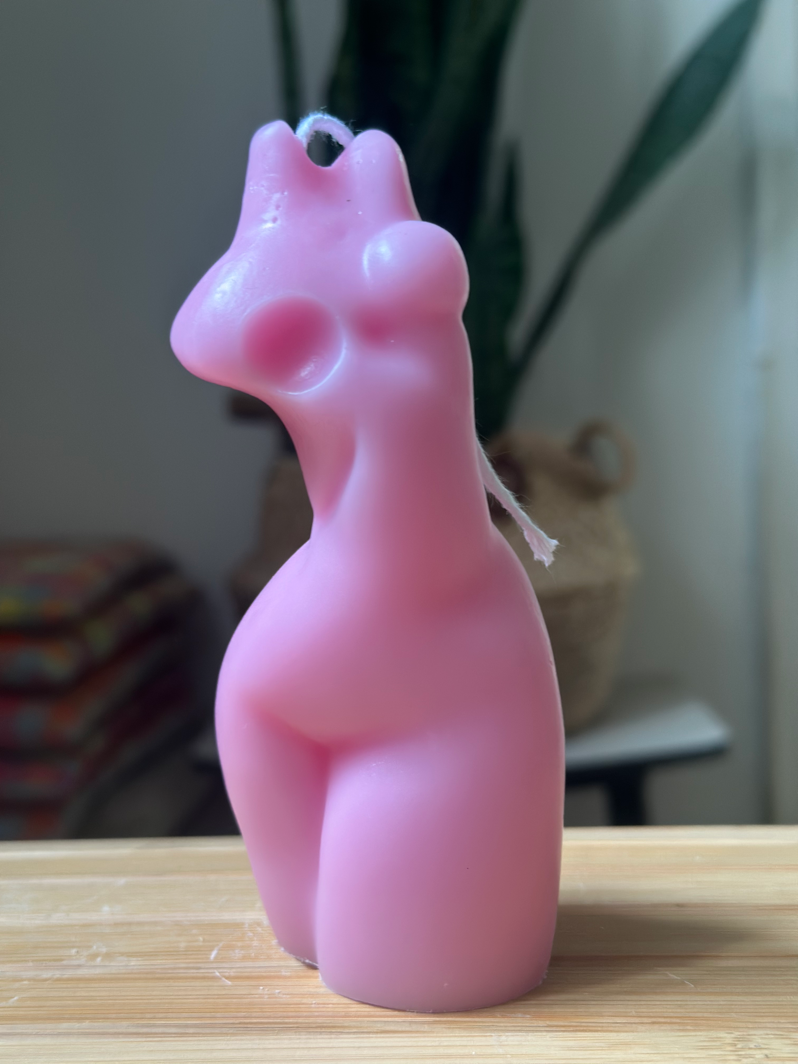 נר אישה עם שד אחד