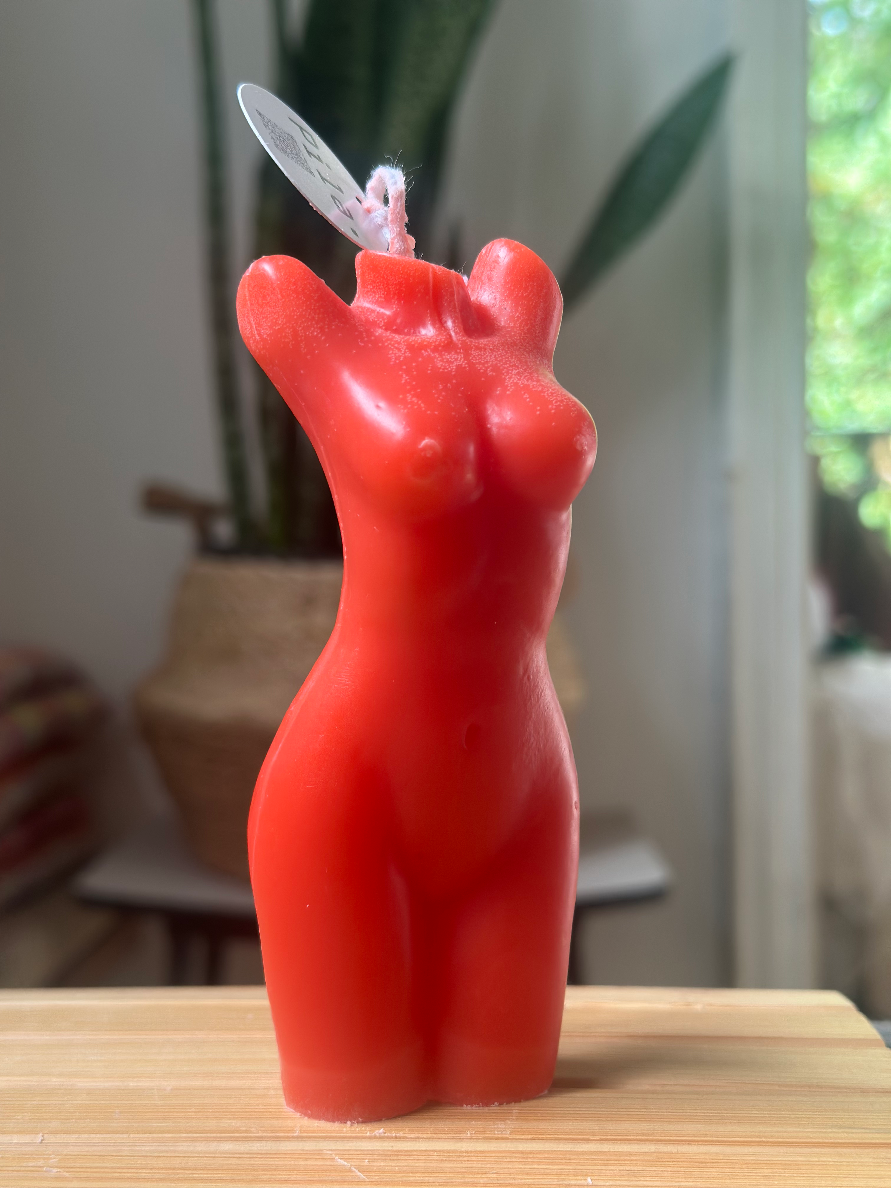 נר אישה זקופה 