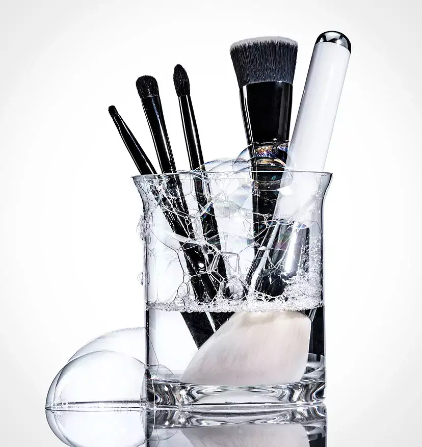 lavado y desinfección de brochas de maquillaje