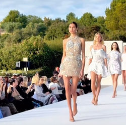 Oscar de la Renta Fashion Show