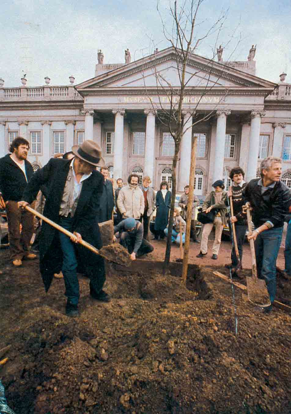 Joseph Beuys, “7000 Oaks”, 1982–1987.