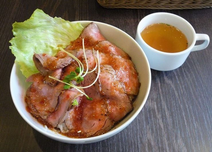 Cadaのローストビーフ丼