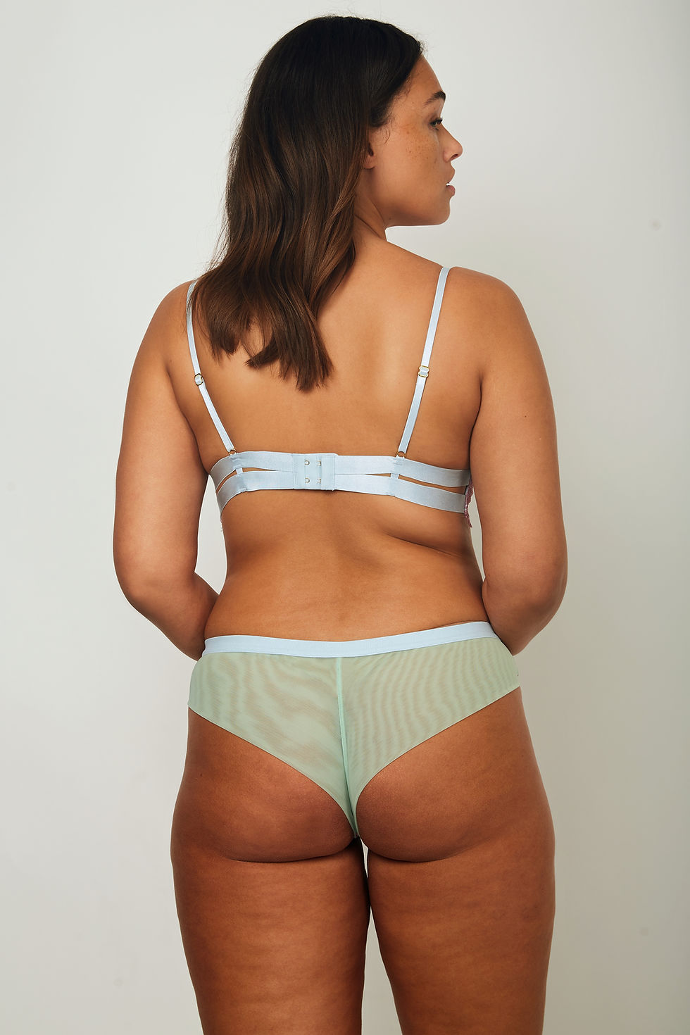 Miniaturbild: Slip Freya aus rosa Spitze Rückansicht Plus Size