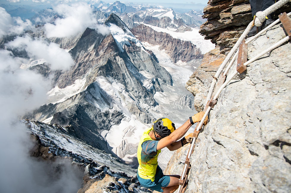 nadir maguet climbing down