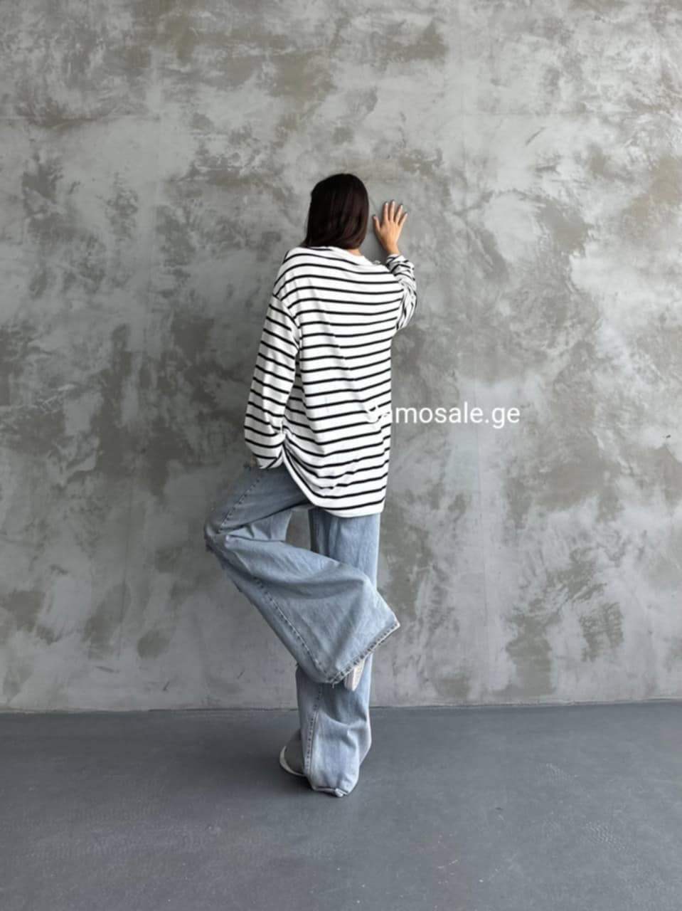 Thumbnail: საშემოდგომო ზედა - თეთრი/შავი ზოლებით