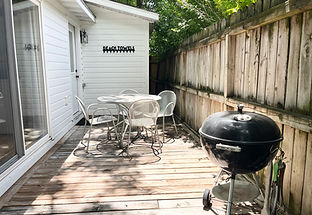 Cottage 4 patio seating and grill