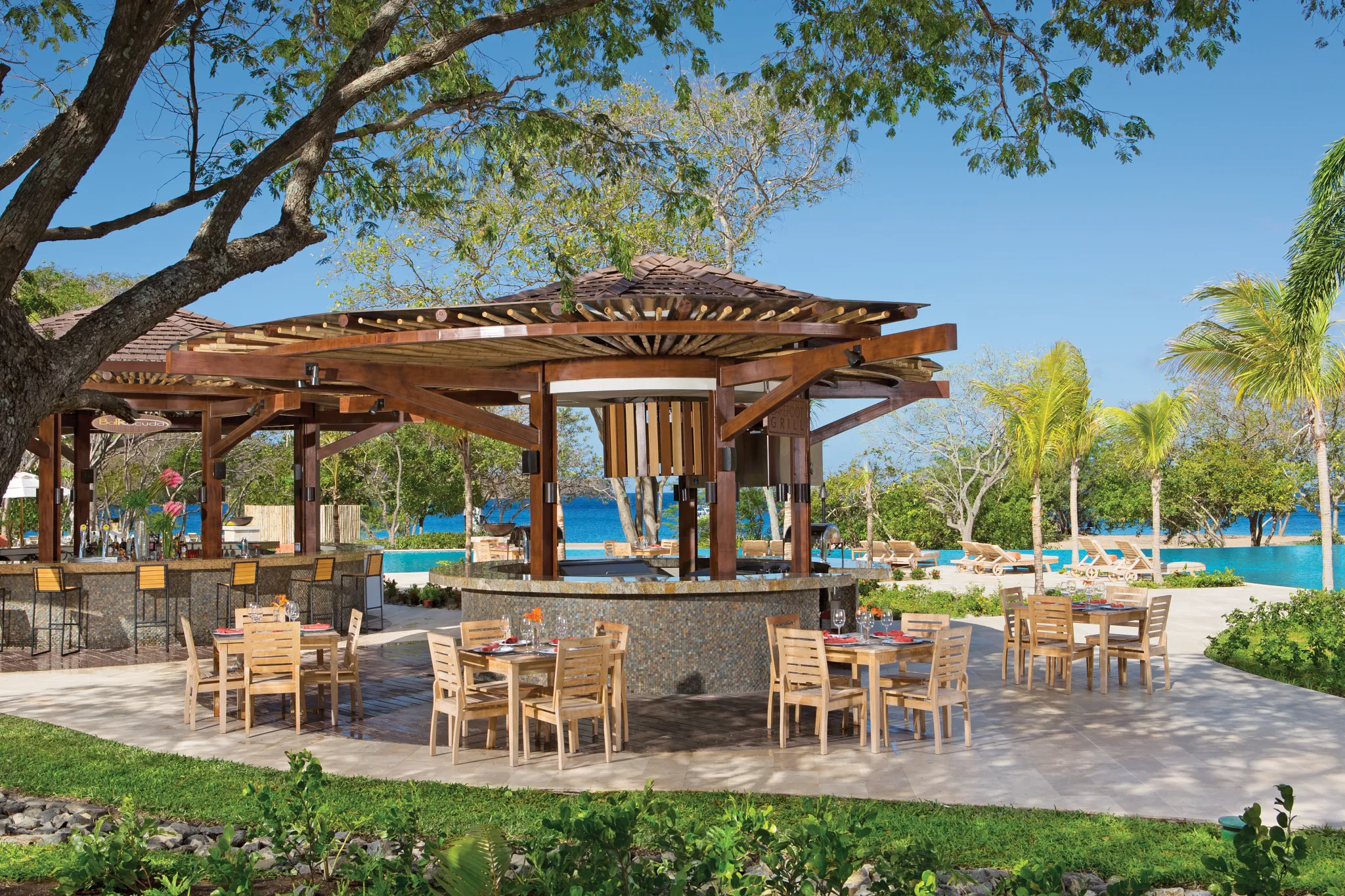 DRELM-RES-BarefootGrill-1-CB.webp