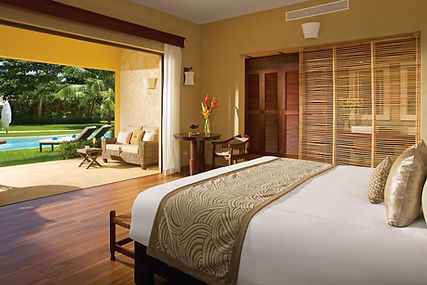 ZOAPC-P0010-Romantic-Junior-Suite-Agua-Swim-Up.16x9.jpg_imwidth=1280.jpg