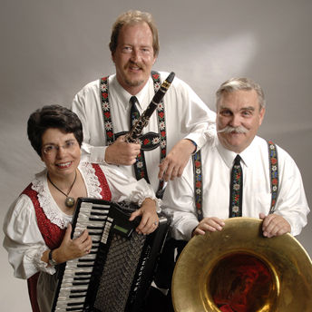 ALPEN SPIELERS WITH PERFORMANCES BY THE SCHUHPLATTLER VEREIN BLAUTALER DANCERS