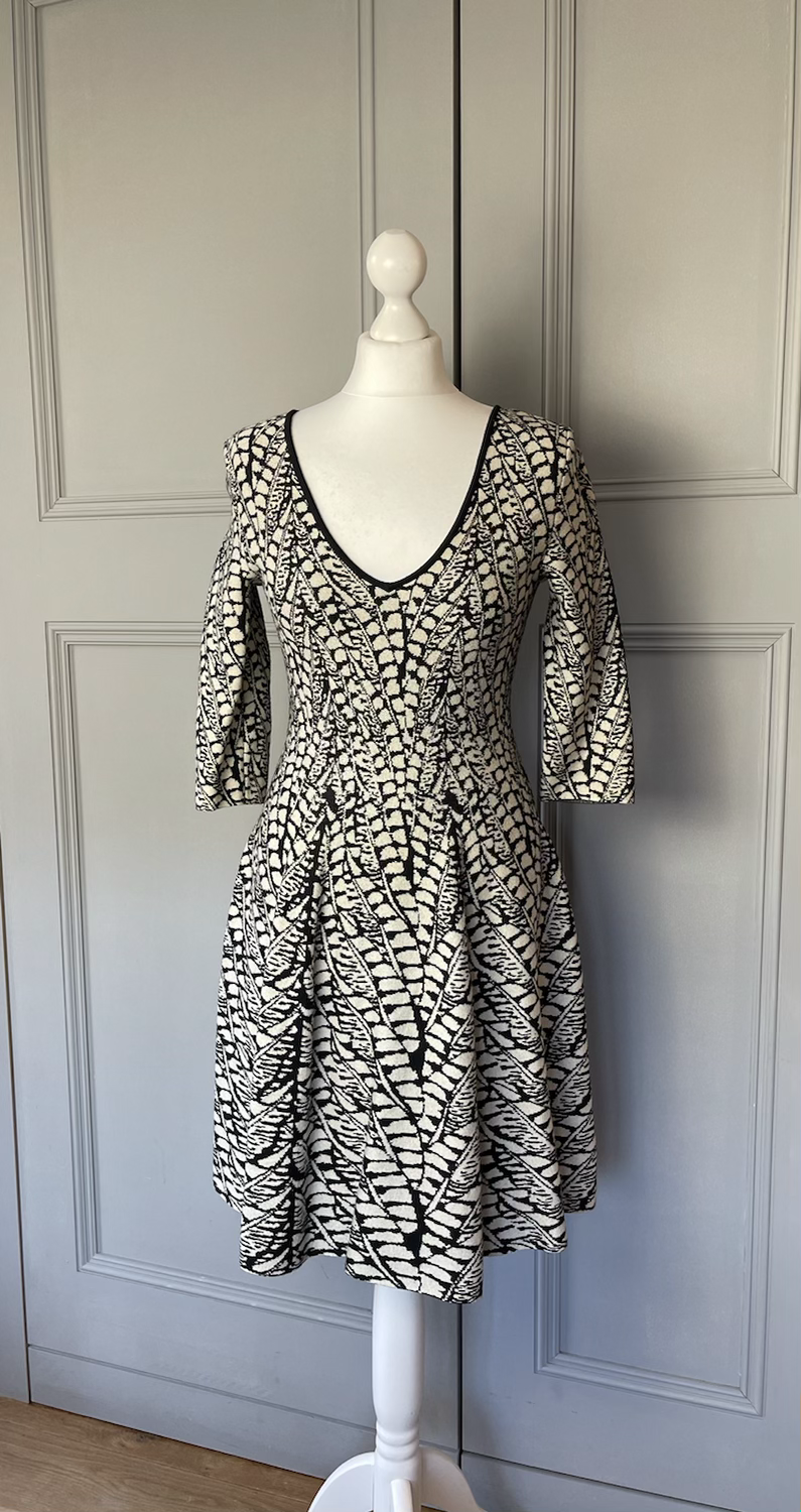 Issa London wool stretch dress. Uk 10 rrp£440