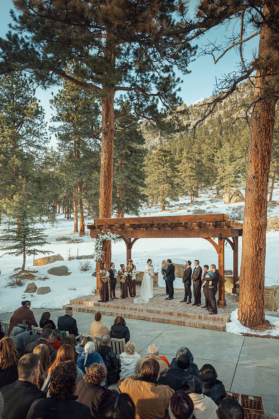 Della Terra wedding in the snow 