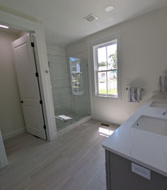 1st floor master ensuite