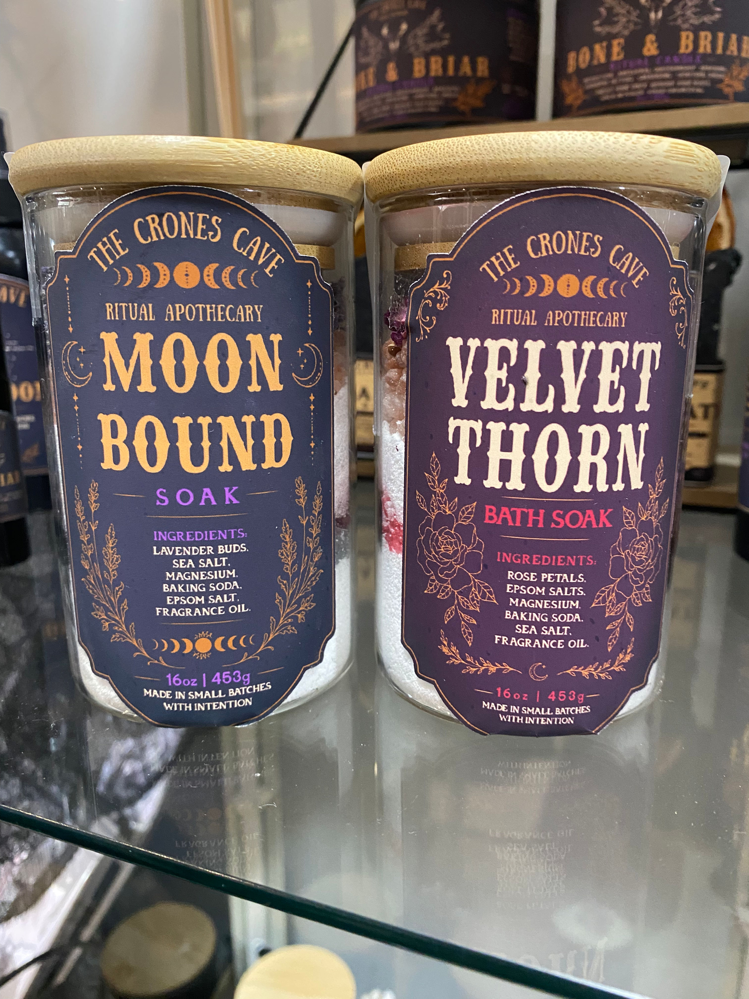 Moon bound/velvet thorne bath salts.