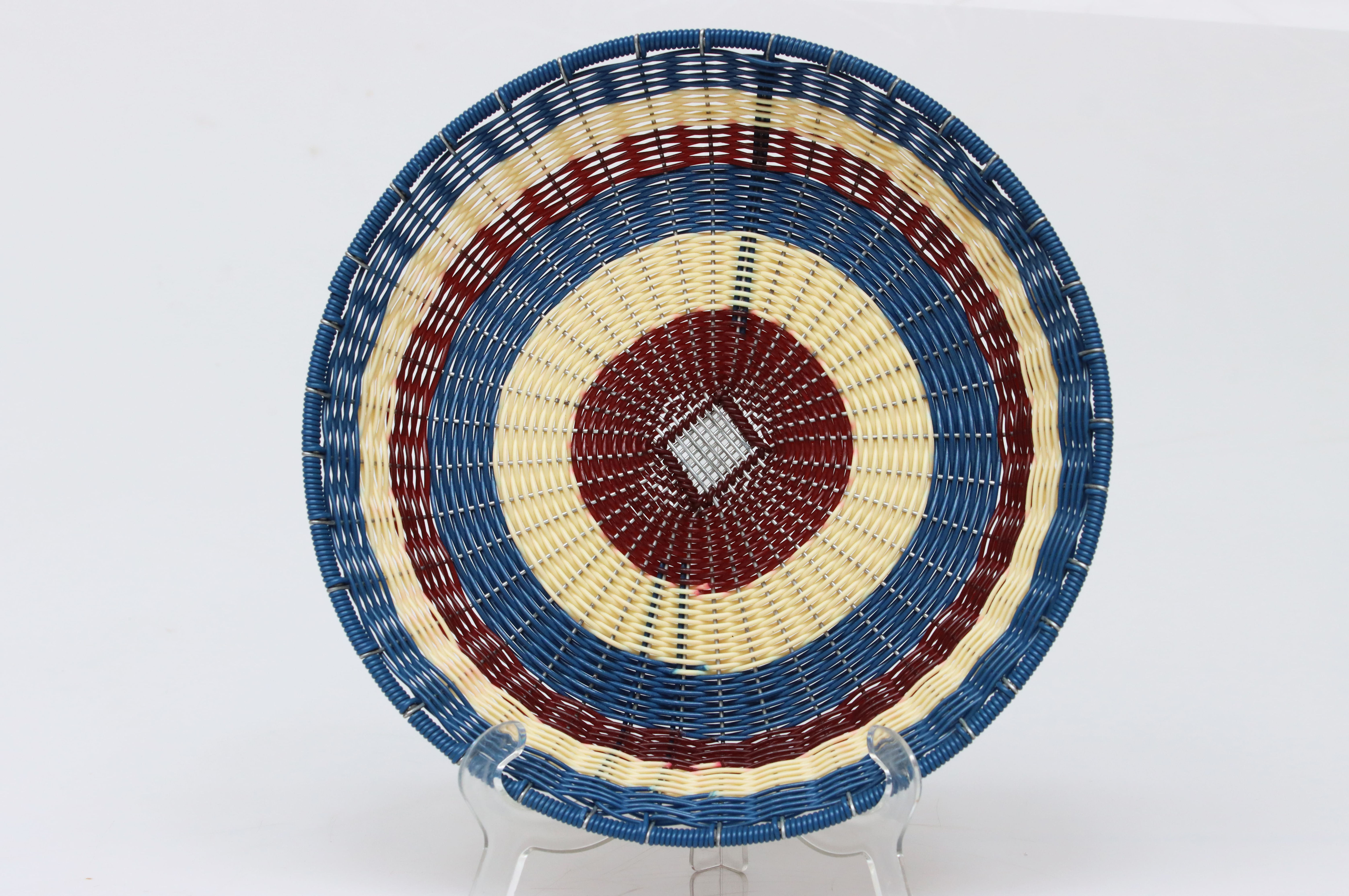 Charola chica de plástico tejido