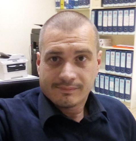 “Glielo devono strappare quel crocefisso dal petto”, non si può parlare di valori cristiani, solidarietà e fratellanza e poi perseguitare i dipendenti di una ditta di appalto padri di famiglia