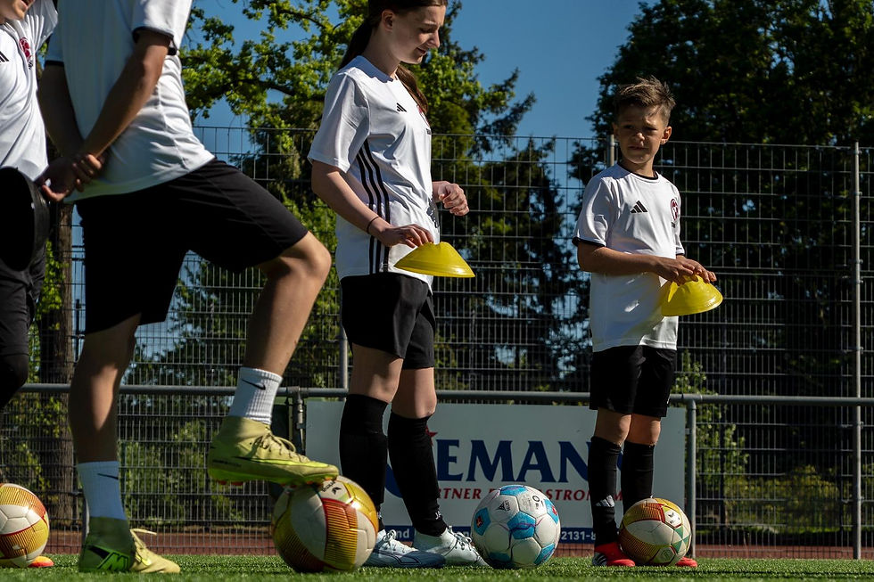 SOMMERCAMP 6 I Schwarz-Weiß 06