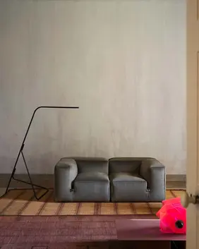 2b_LE-MURA-Fabric-sofa-Tacchini-598569-rel3e44c67b.webp