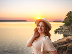 Annie Van Dyk & Oaks International