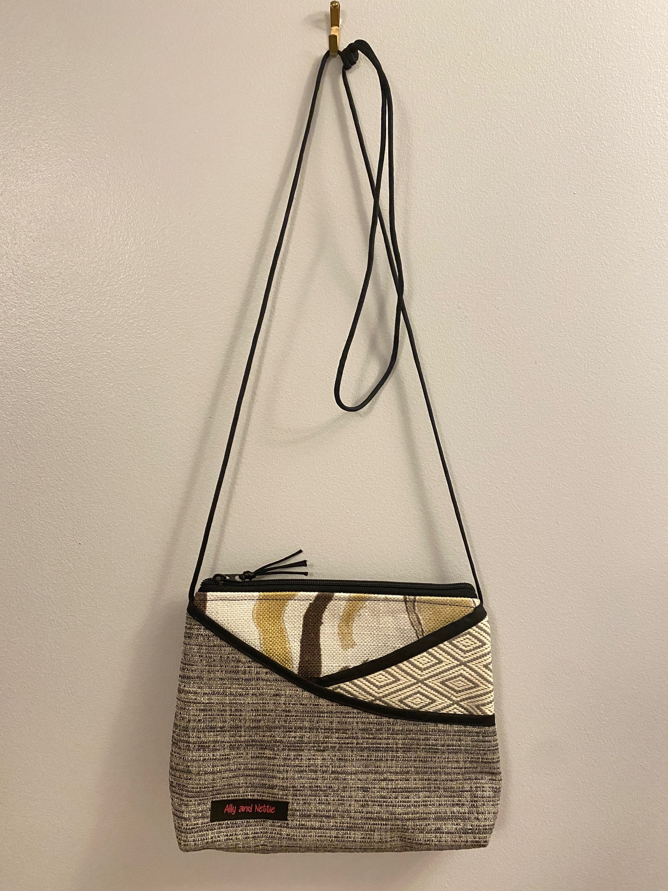 Crossbody W - Parmesan Coin