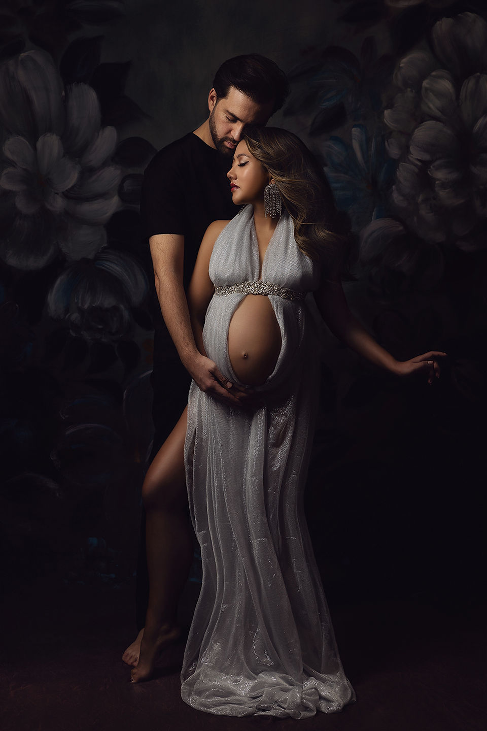 Baby bump photo shoot with partner in Zurich