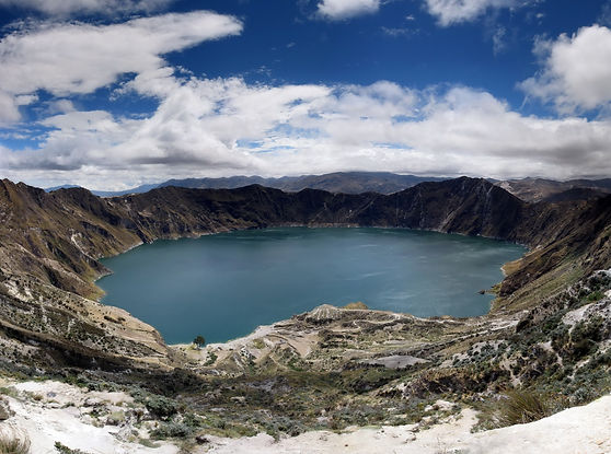 quilotoa lake.jpg