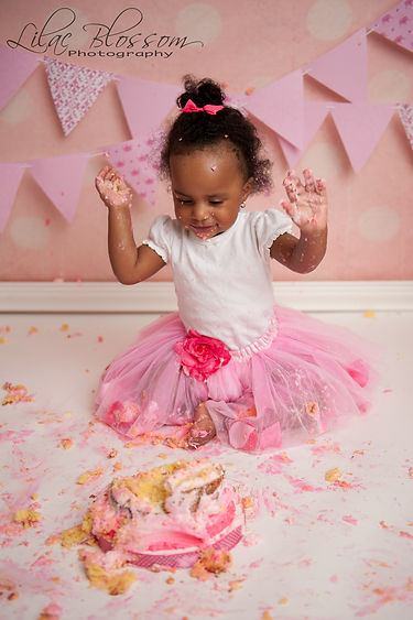 cake smash, first birthday cake smash, baby cake smash, in home cake smash, first birthday picture