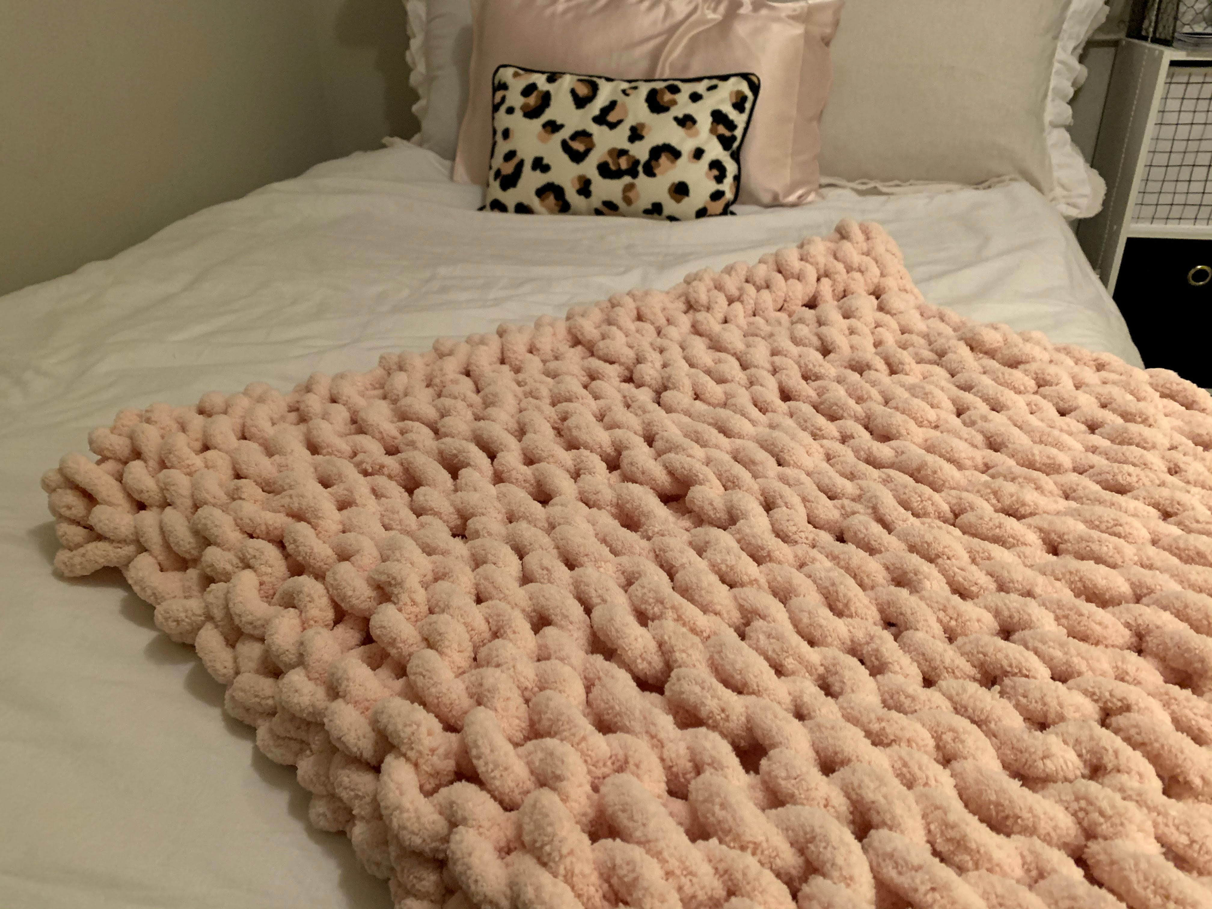 Chunky Knit Throw - Pink