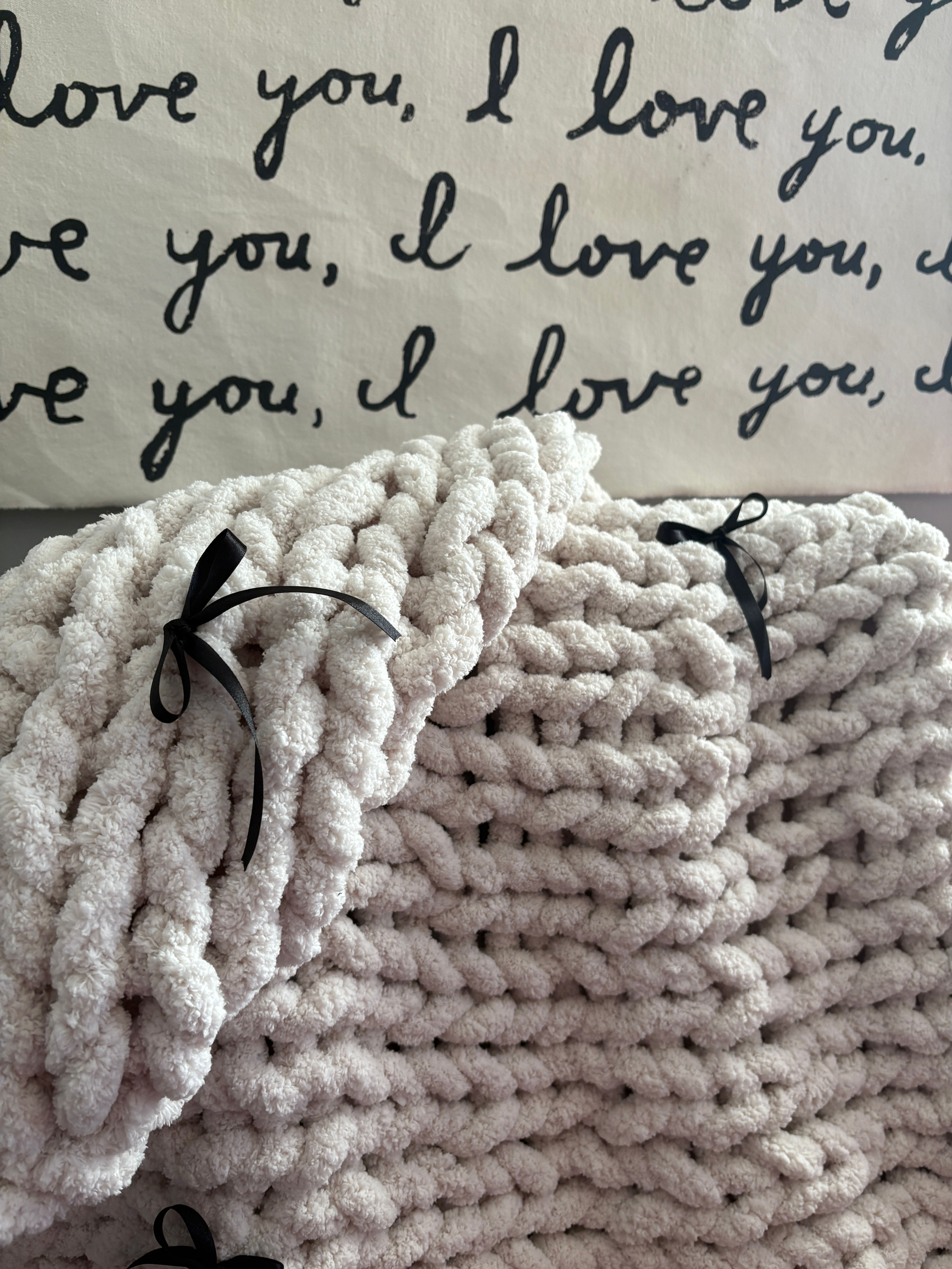 Chunky Knit Bow Blanket