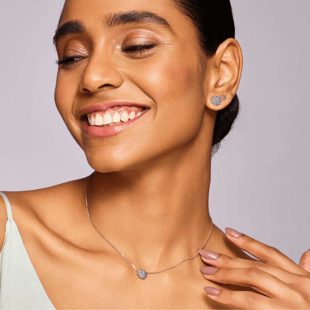 CONJUNTO PRATEADO E CRAVEJADO CURTO SHINE FLOWER