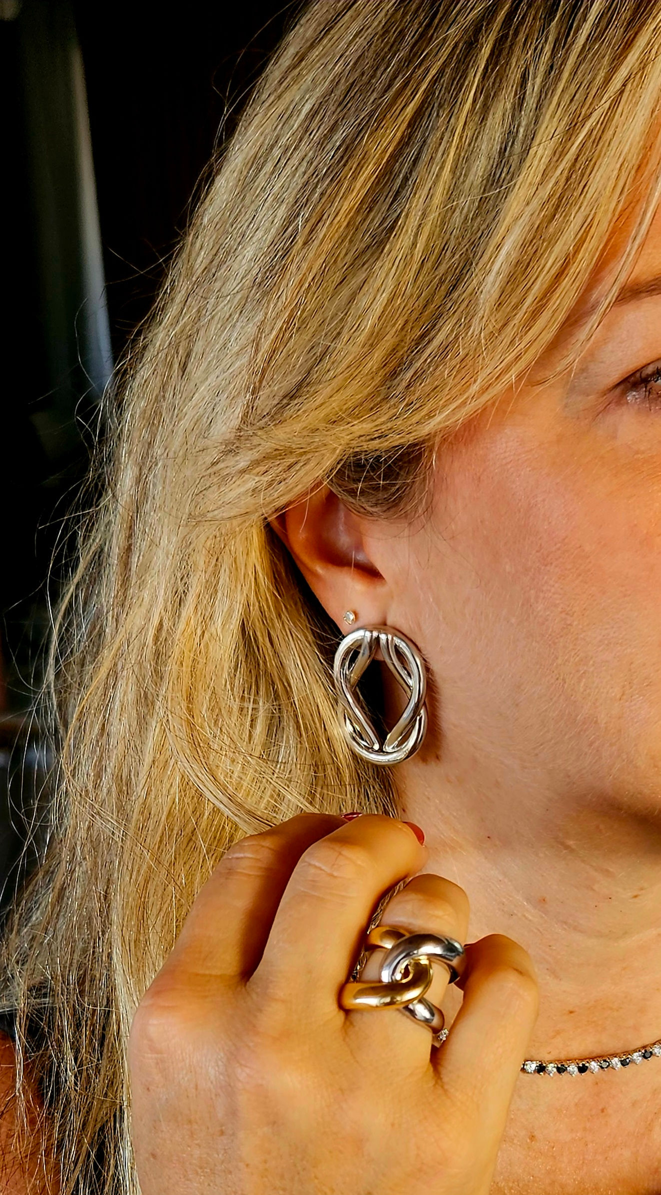 BRINCO NÓ EM RÓDIO BRANCO