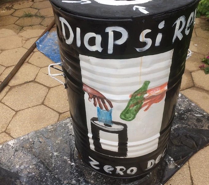 Die neuen Abfalleimer.jpg