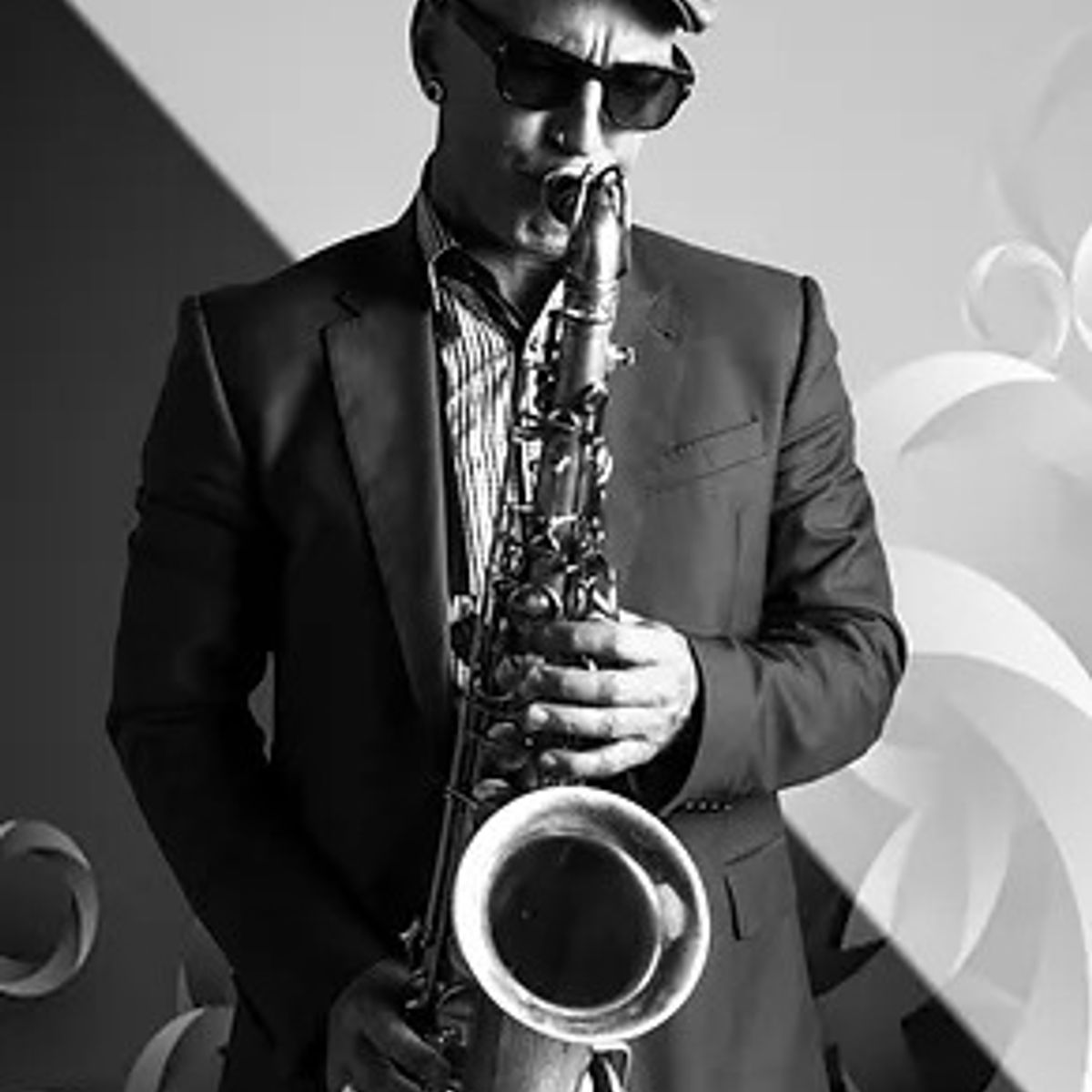 Saxter photo 1