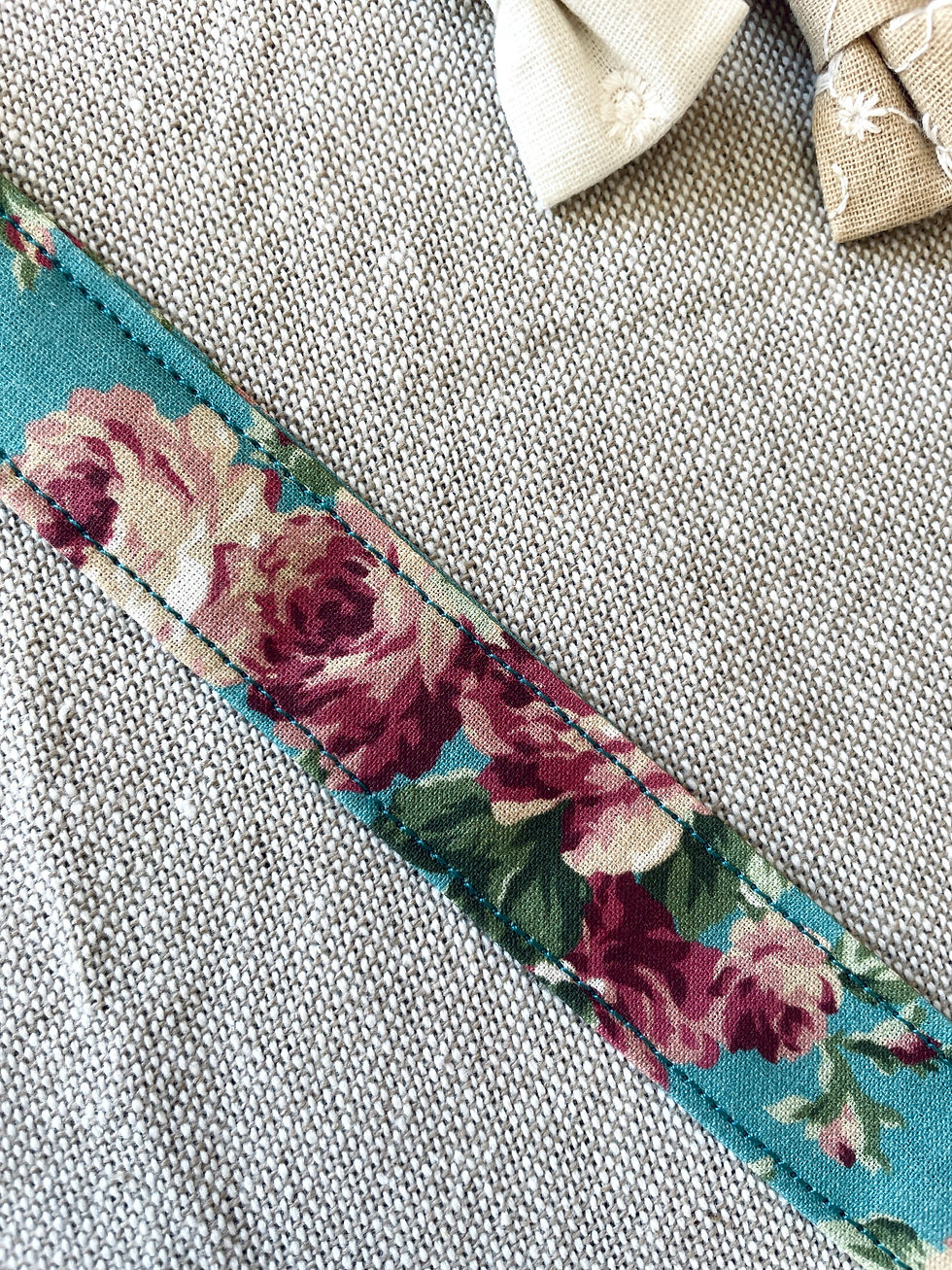 Miniature : Attache tétine bleue à fleurs 