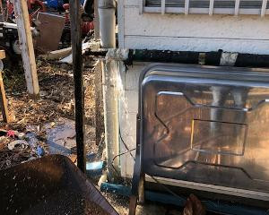 納屋の解体と水道管破裂!!茨城で解体業者をお探しでしたら!!