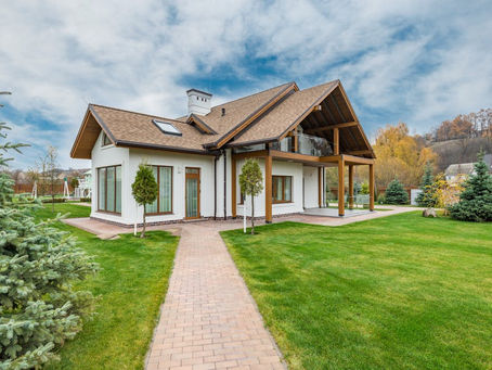 The Benefits of Custom Home Building vs. Buying Pre-Owned in Cheyenne