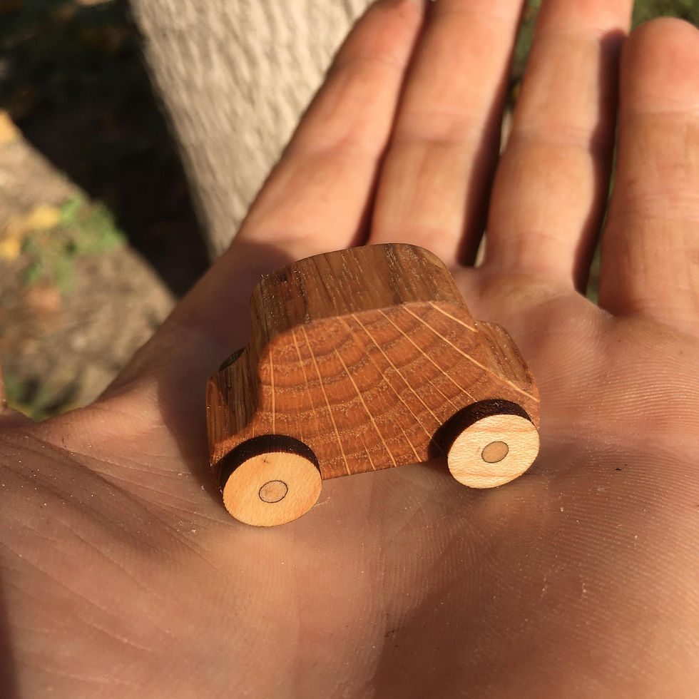 Thumbnail: Mini voitures en bois recyclé